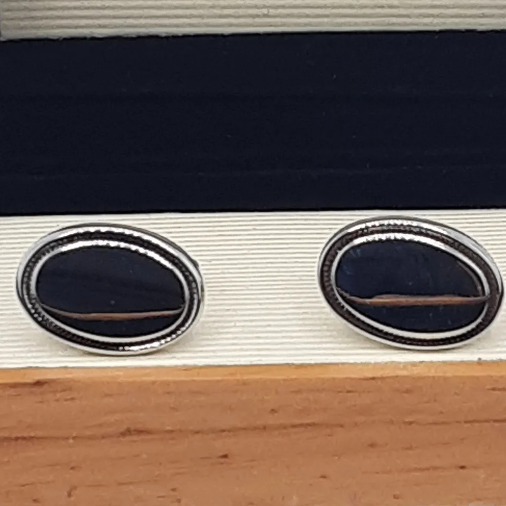 Geoffrey Beene Vintage Oval Silver Tone Cufflinks In Wooden Box.